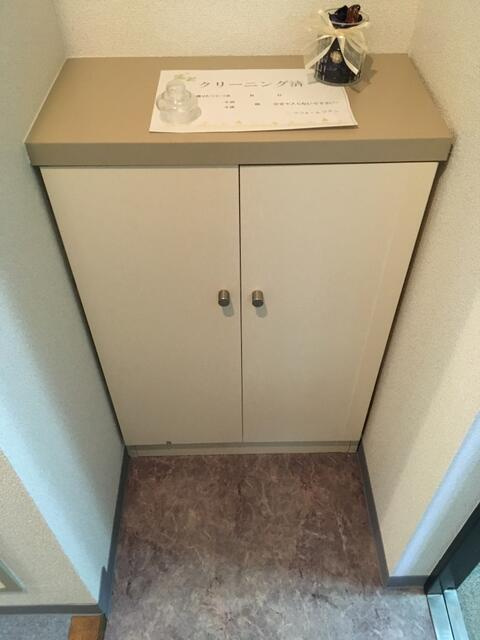 碑文谷壱番館の玄関