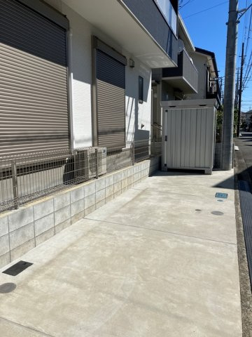 長津田戸建の駐車場