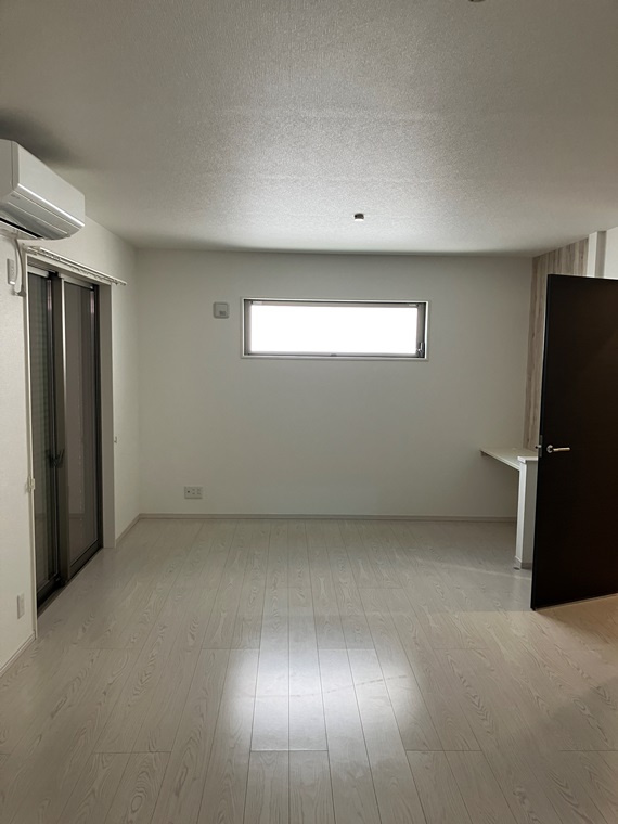 長津田戸建の居間・リビング