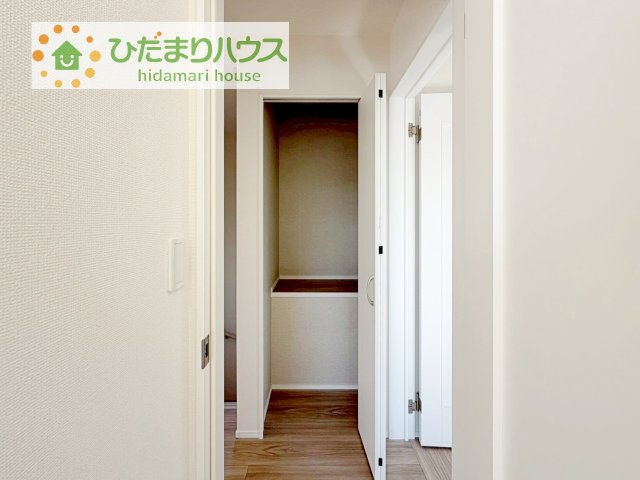 【収納】 | 守谷市けやき台1丁目26番　新築戸建 | 廊下収納はあると便利♪掃除機や日用品のストックもここに収納♪