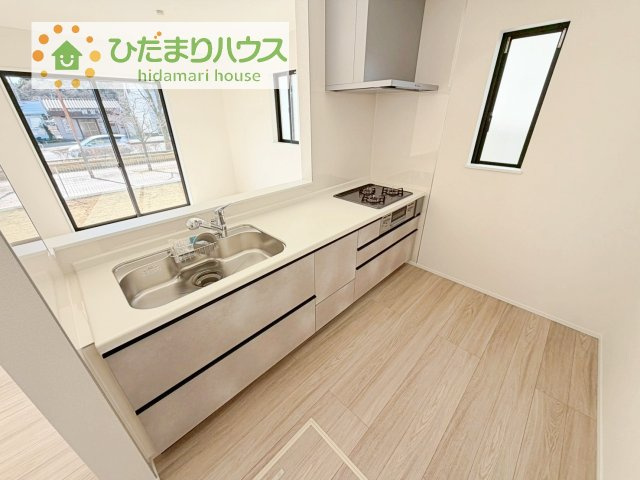【キッチン】 | 守谷市けやき台1丁目26番　新築戸建 | 3口コンロでお料理する時間も短くなりそうですね(*‘∀‘)