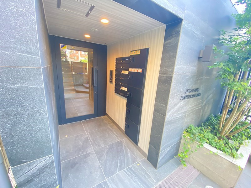 LEGALAND都立大学のロビー