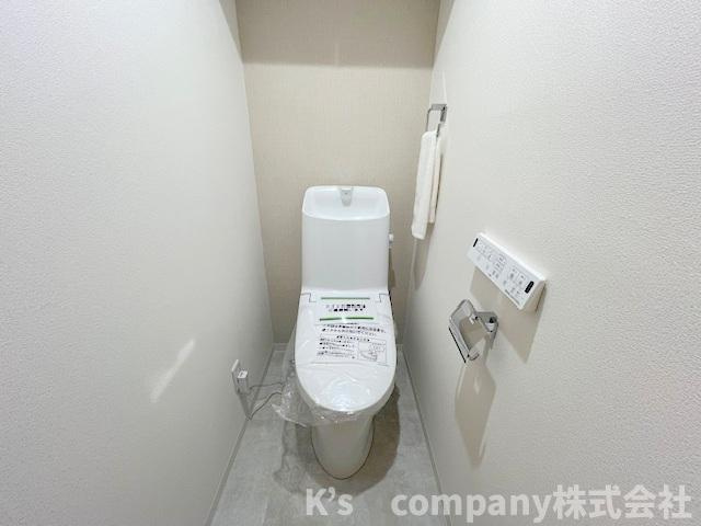 藤沢市片瀬海岸2丁目　ライオンズマンション片瀬江ノ島第２のトイレ|白を基調とした清潔感のあるトイレ◇
