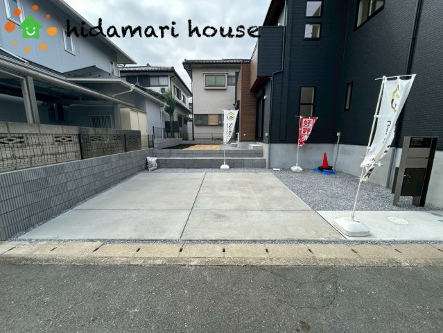 上尾市原市12期　新築戸建　ブルーミング01の駐車場