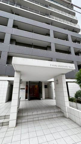 F・PARC GRANDMARK天神のエントランス|ゆとりのあるエントランスです