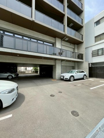 First博多駅前の駐車場