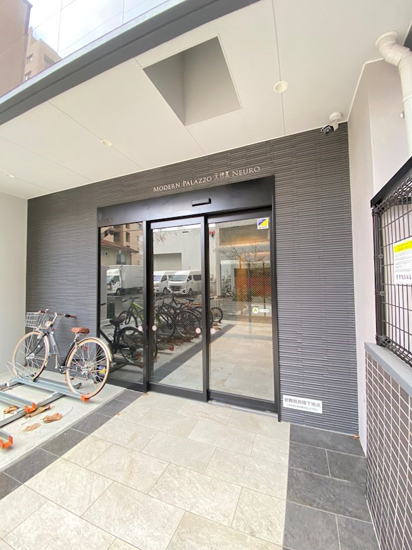 ModernPalazzo天神東NEUROのエントランス