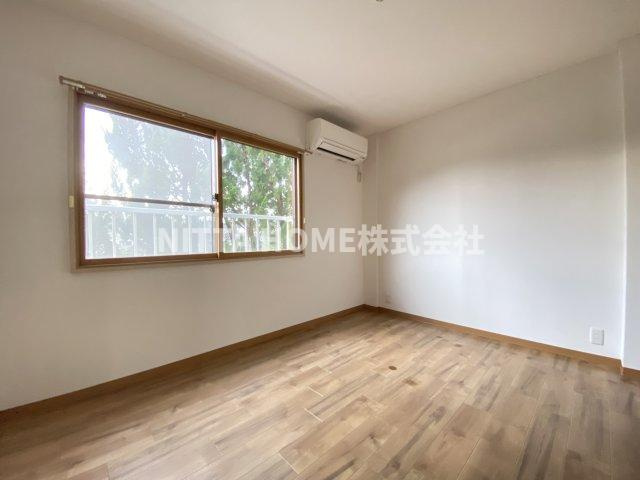 エールとよおかビルの洋室|独立した洋室５．５帖です★