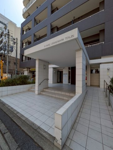 F・PARC GRANDMARK天神のエントランス