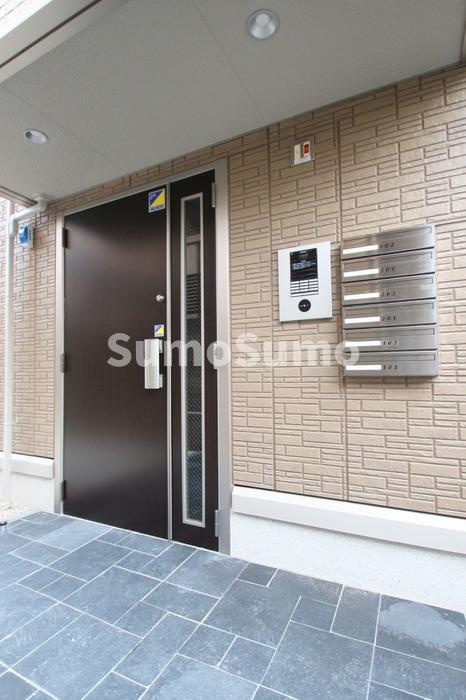 D-room西新7丁目のエントランス