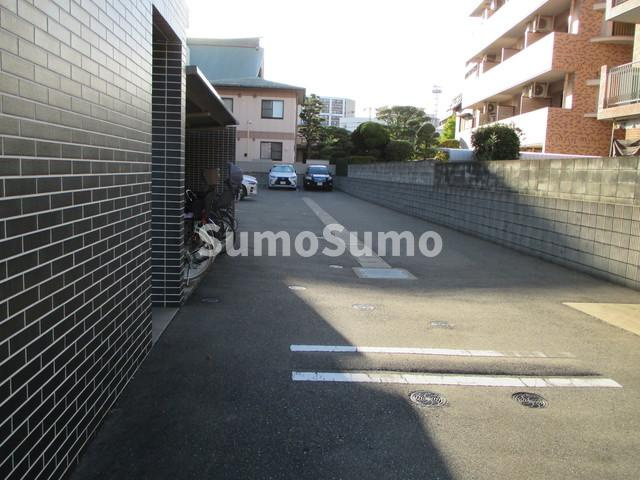Brast城西の駐車場