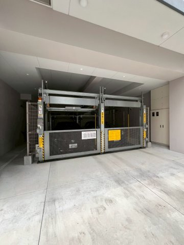 ModernPalazzo天神東NEUROの駐車場