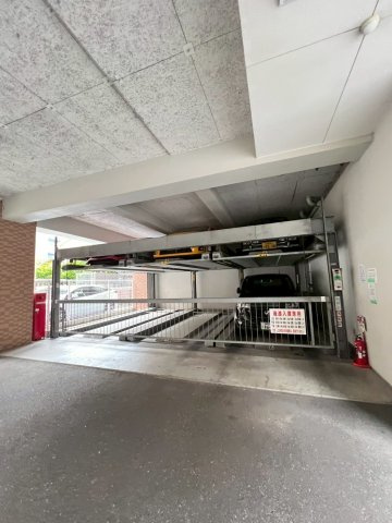 F・PARC博多駅南の駐車場