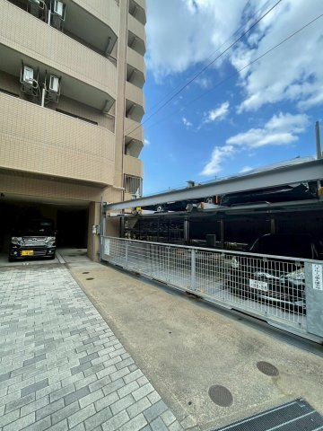 エステムコート博多・祇園ツインタワー２の駐車場