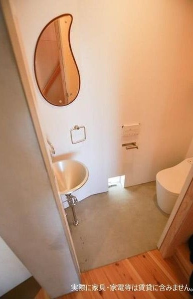 大池町汐取戸建のトイレ