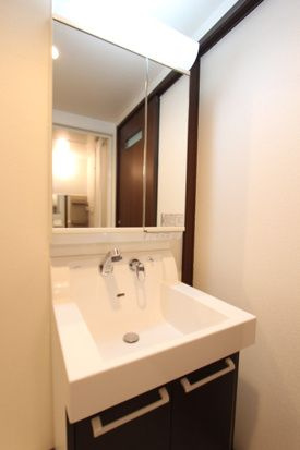 ドウェル当知の独立洗面台|独立洗面台あり、毎朝おしゃれに忙しい女性の方におすすめです
