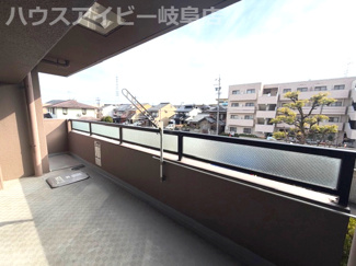 【バルコニー】 | 藤和シティホームズ梅林　2階南東角部屋！ペット飼育可能なマンション！お風呂の窓！4LDK！