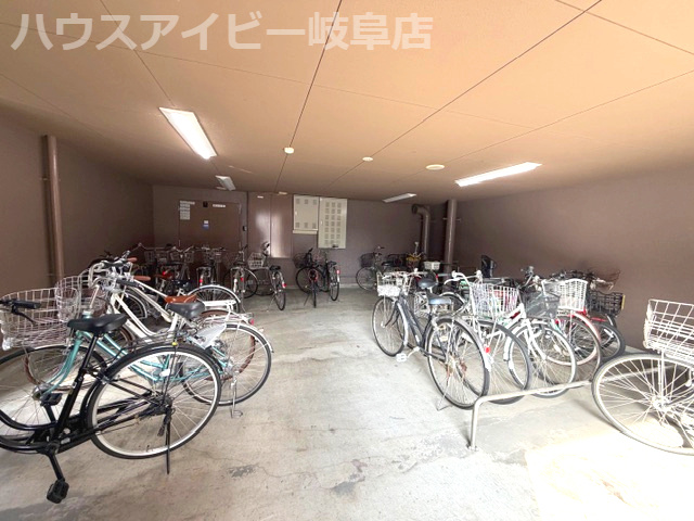 【駐輪場】の画像