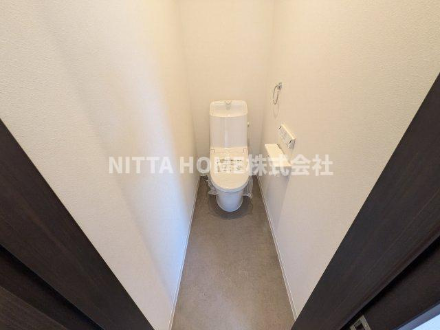 厚中町貸家のトイレ|温水洗浄付きのトイレになります◎