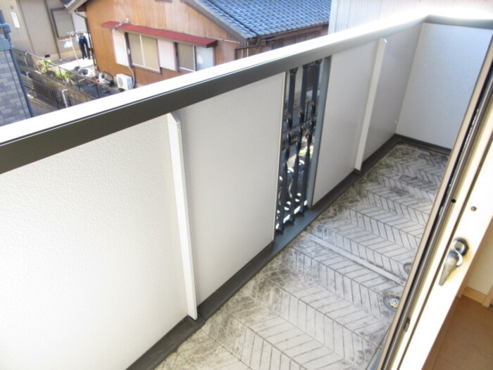 カーサ梨野　Aのバルコニー|別部屋写真です。