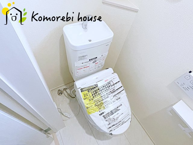 さいたま市北区別所町　2期　新築一戸建て　ブルーミングガーデン　01のトイレ|シンプルで使いやすいトイレです