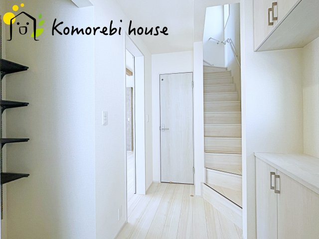 さいたま市北区別所町　2期　新築一戸建て　ブルーミングガーデン　01のその他|廊下です