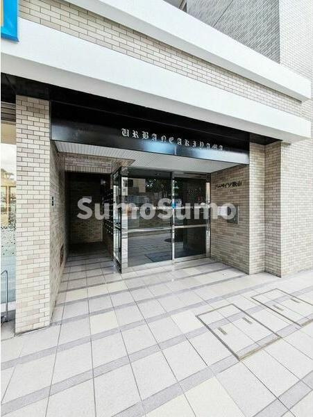 アーベイン秋山のエントランス