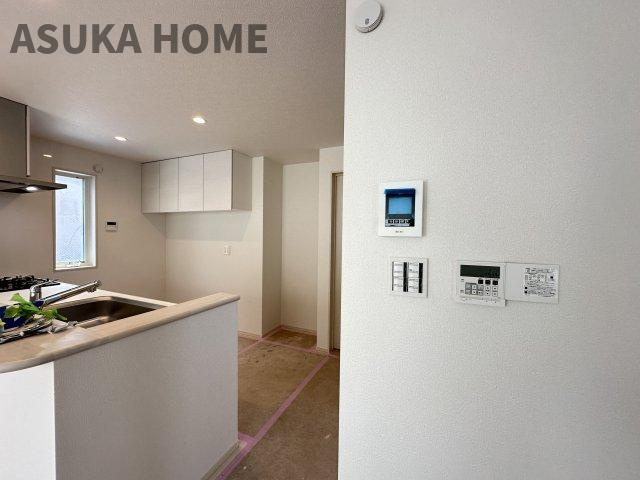 港北区鳥山町新築戸建のその他|リビングは足元から部屋全体を効率的に温めることが出来る床暖房付きです。