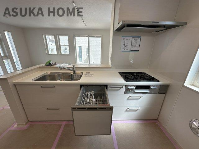 港北区鳥山町新築戸建のキッチン|食洗機付きだから後片付けもラクラク！