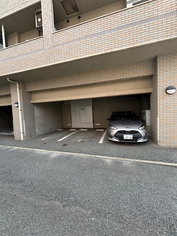 アブレスト野間の外観