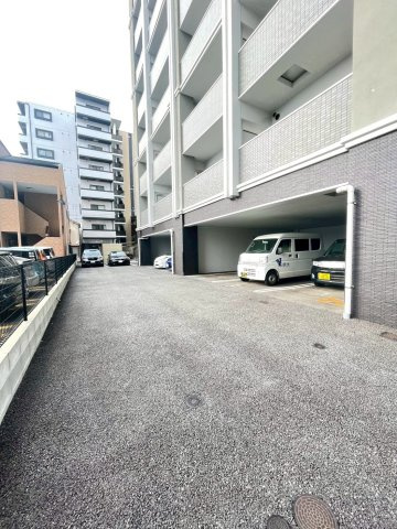 VALENTIA天神東の駐車場