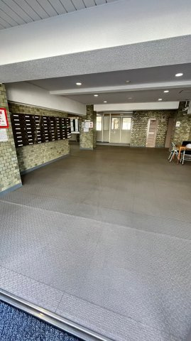 シャトー西宮のロビー