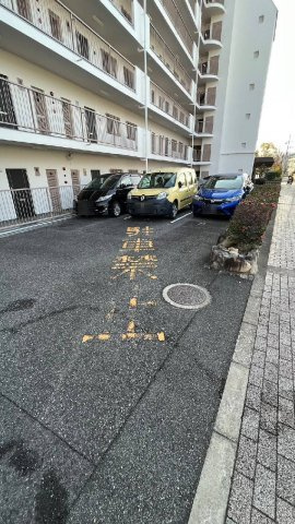 シャトー西宮の駐車場|駐車場