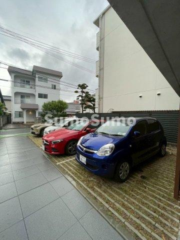 quador唐人町Ⅱの駐車場
