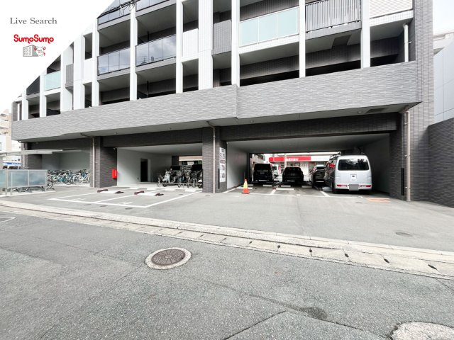 PRADO OHASHIの駐車場