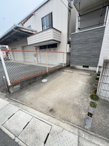 アルル笹原駅東の駐車場