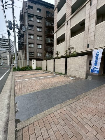 アクタス浄水通りの駐車場