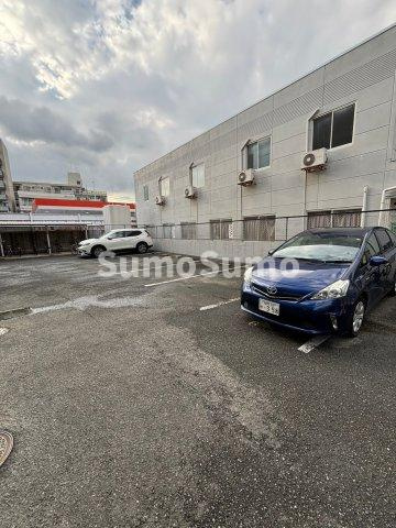アバンティ野間の駐車場