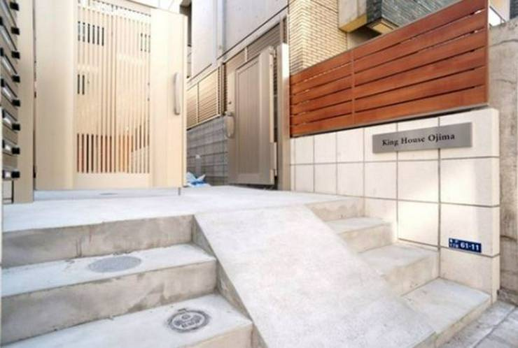 キングハウス大島のエントランス