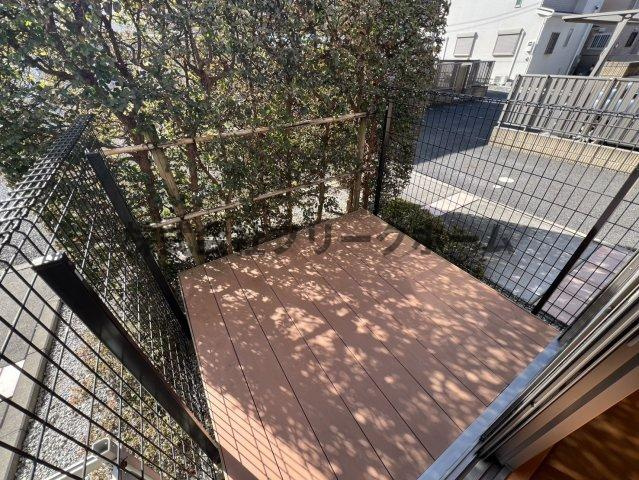 武蔵野市境南町３丁目のテラスの庭