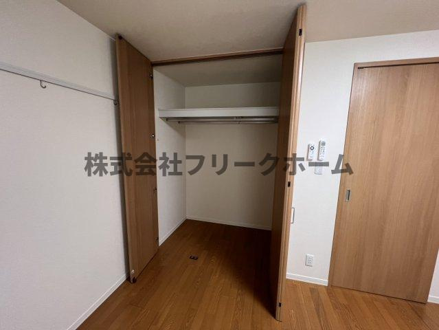 武蔵野市境南町３丁目のテラスの収納