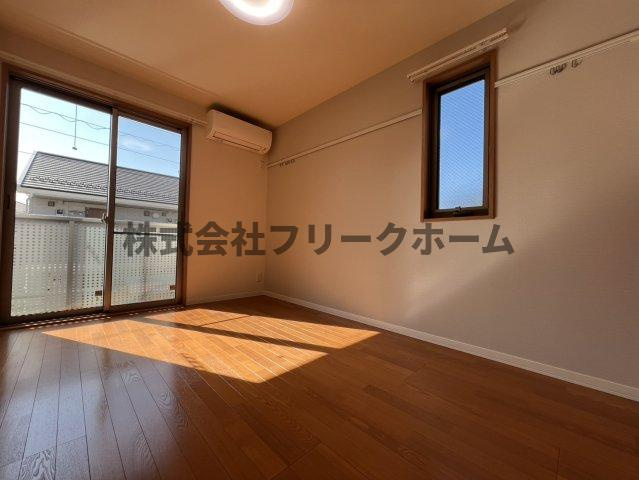 武蔵野市境南町３丁目のテラスの寝室