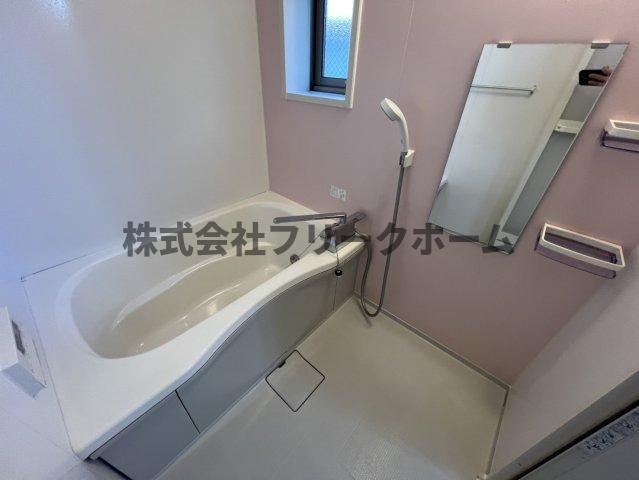 武蔵野市境南町３丁目のテラスの浴室