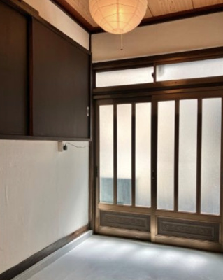 【玄関】 | 千駄木戸建 | 落ち着いた玄関です