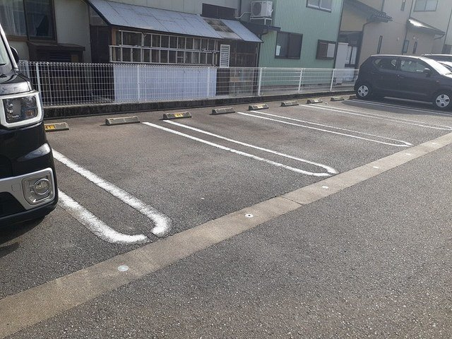 ＢＯＸ３２Ⅳの駐車場