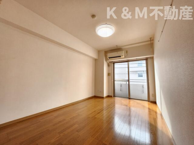 クレストガーデン柏壱番館の居間・リビング|ゆったりとしたリビングです