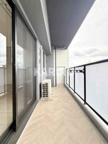 Louis Residence 弁天町のバルコニー