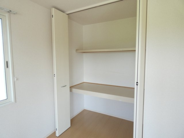 グランモアキワラ B棟の収納
