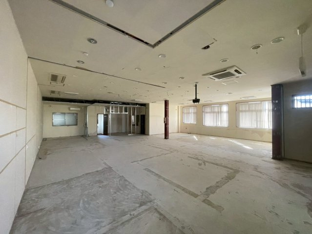西岡町保ヶ山貸店舗の内装