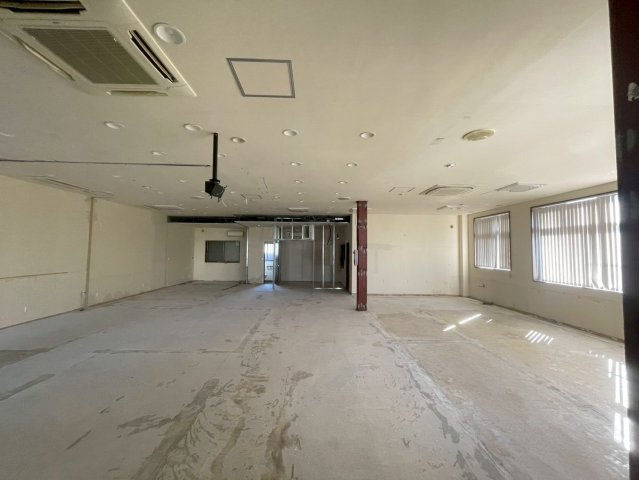 西岡町保ヶ山貸店舗の内装